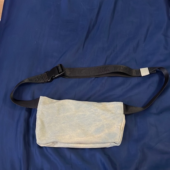NWOT Victoria’s Secret PINK Denim Fannypack - Picture 2 of 4